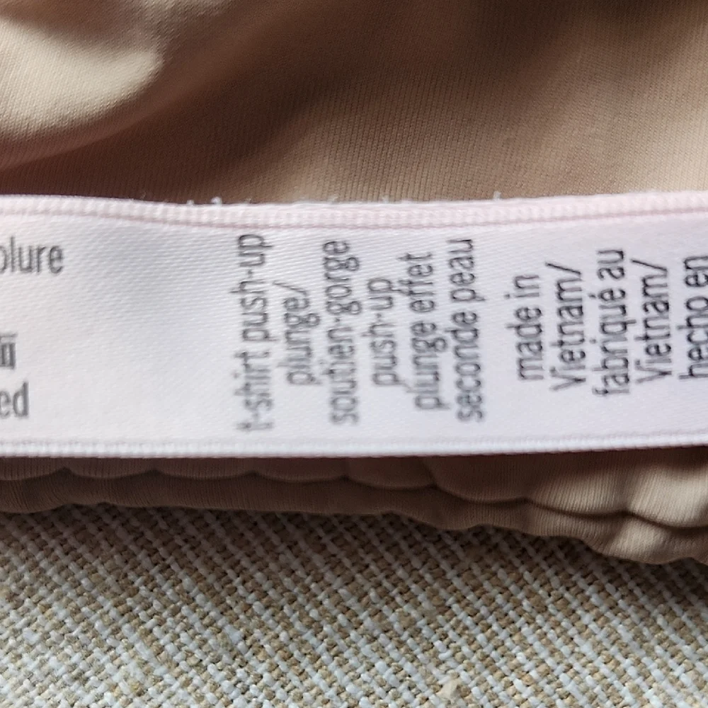 Victoria's Secret Light Beige Bra - Picture 4 of 4